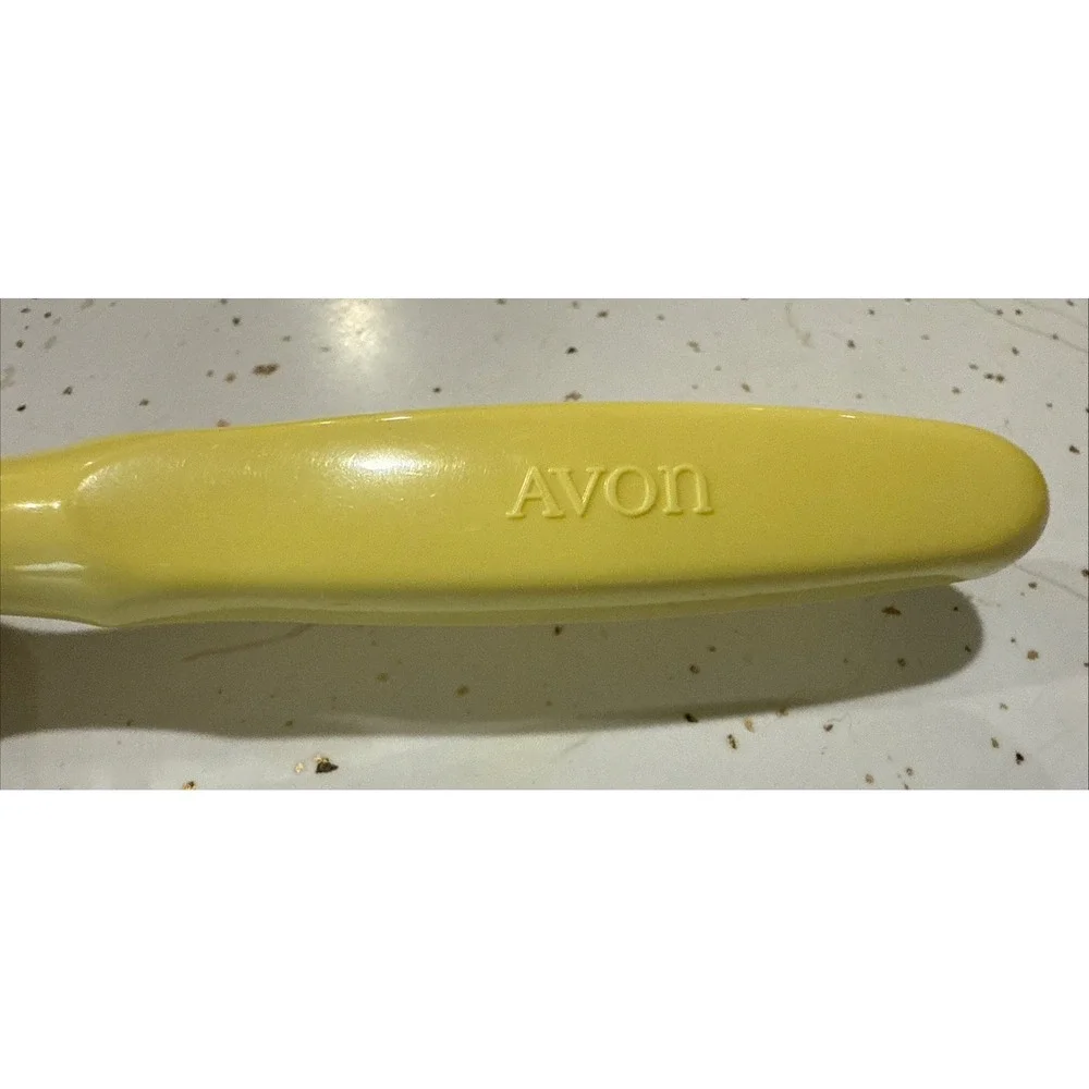 Vintage 1970's Avon Yellow Full Round Brush 8